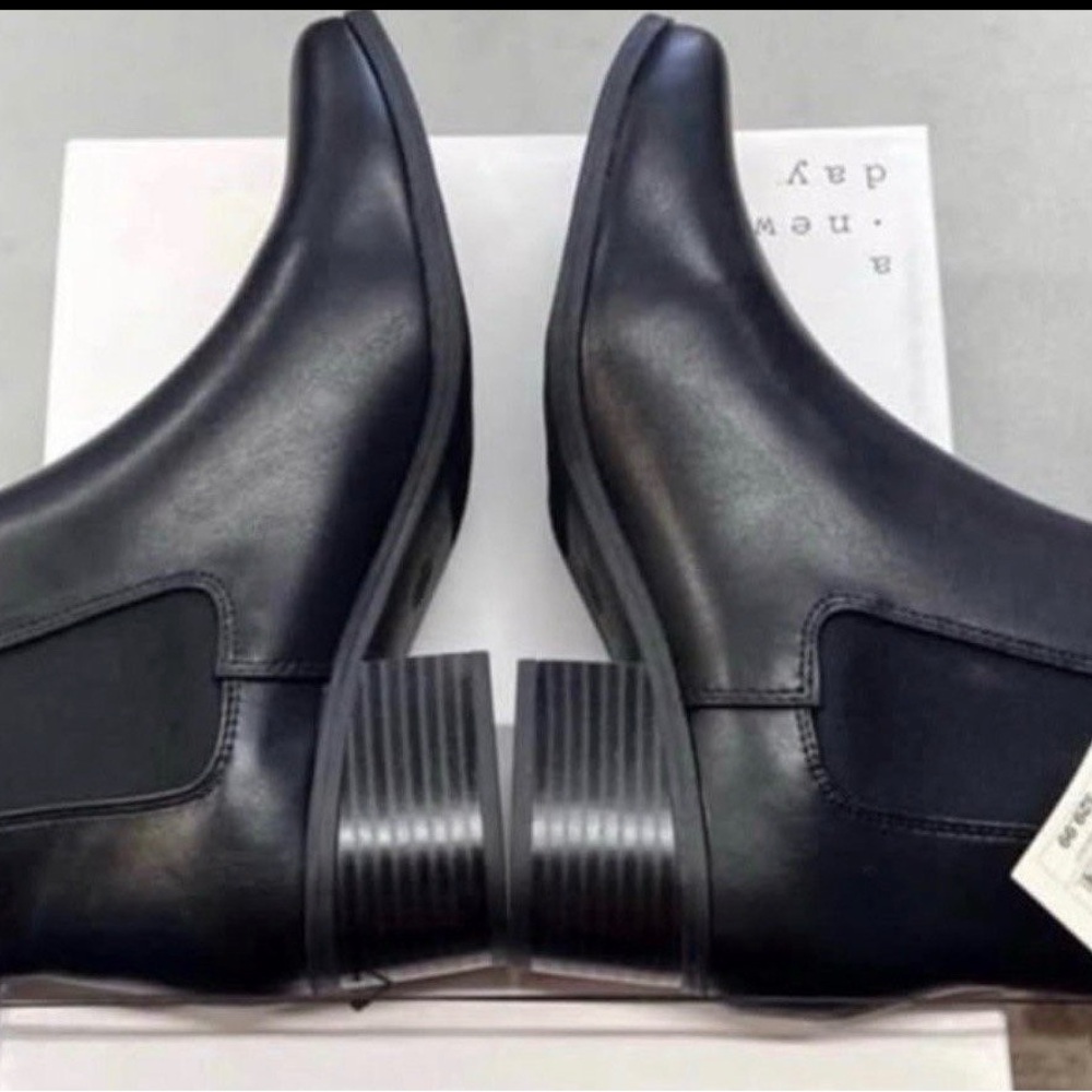 a new day Black Chelsea Ankle Booties Size 9.5 - Picture 6 of 9